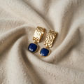 Boho štvorcové visiace náušnice v modrej farbe lapis lazuli